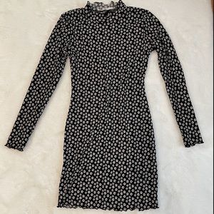 Nordstrom “Lush” daisy mini long sleeve dress